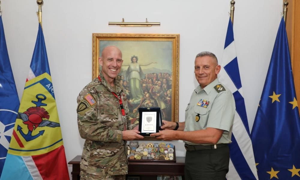 Επίσκεψη του υποπτεράρχου US SOCEUR στον Α/ΓΕΕΘΑ στρατηγό Φλώρο